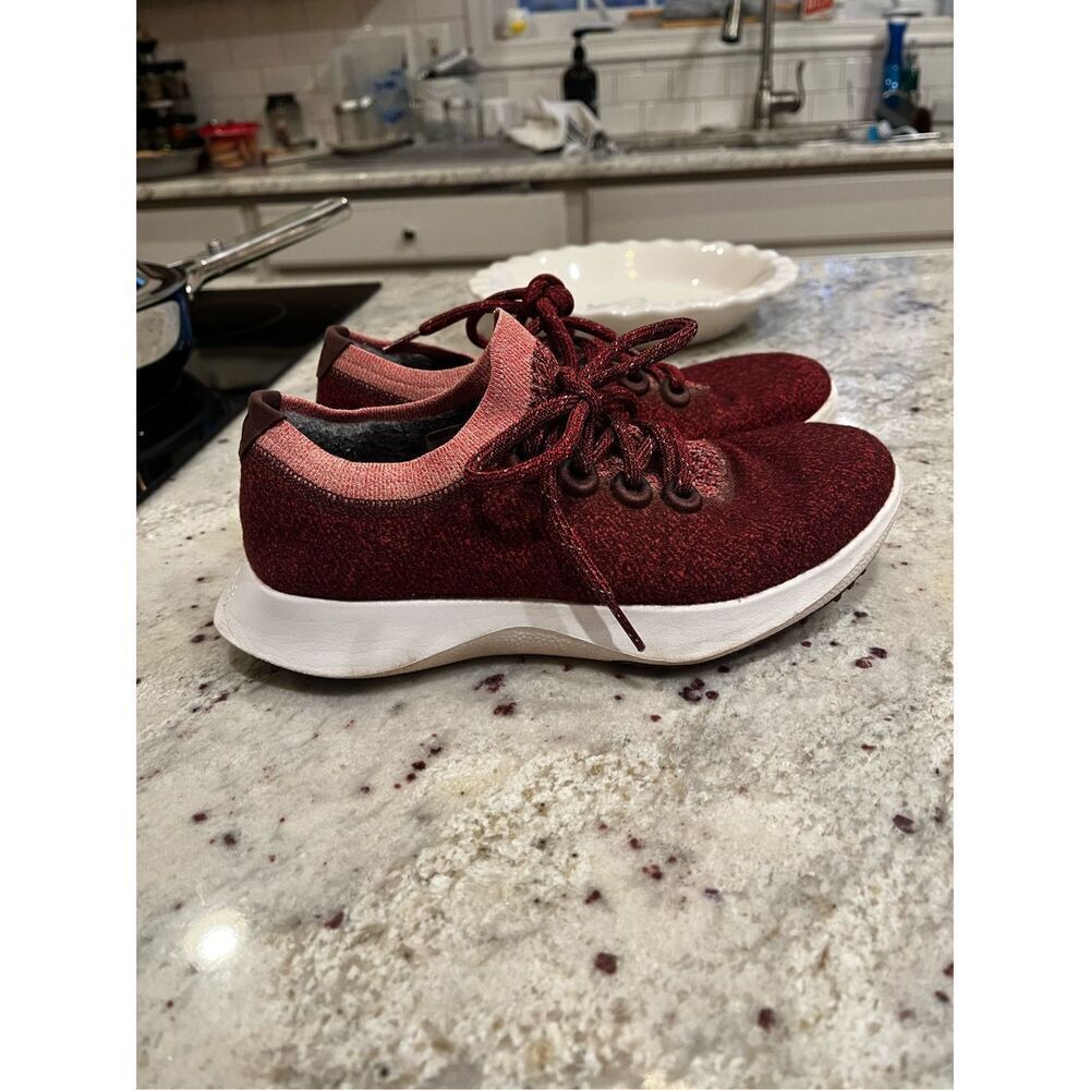 AllBirds Burgundy Wool Dasher Mizzle Running Shoes sz 8 EUC